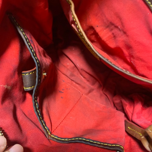 Dooney and  Bourke’s   Brown Croc Embossed Leather  Shoulder Bag . - Picture 12 of 12